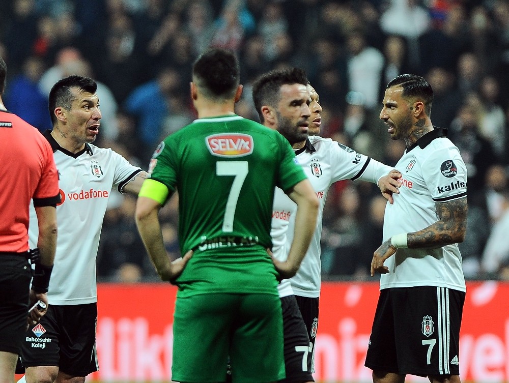 Medel’in tokadı Şili’de manşetlerde 