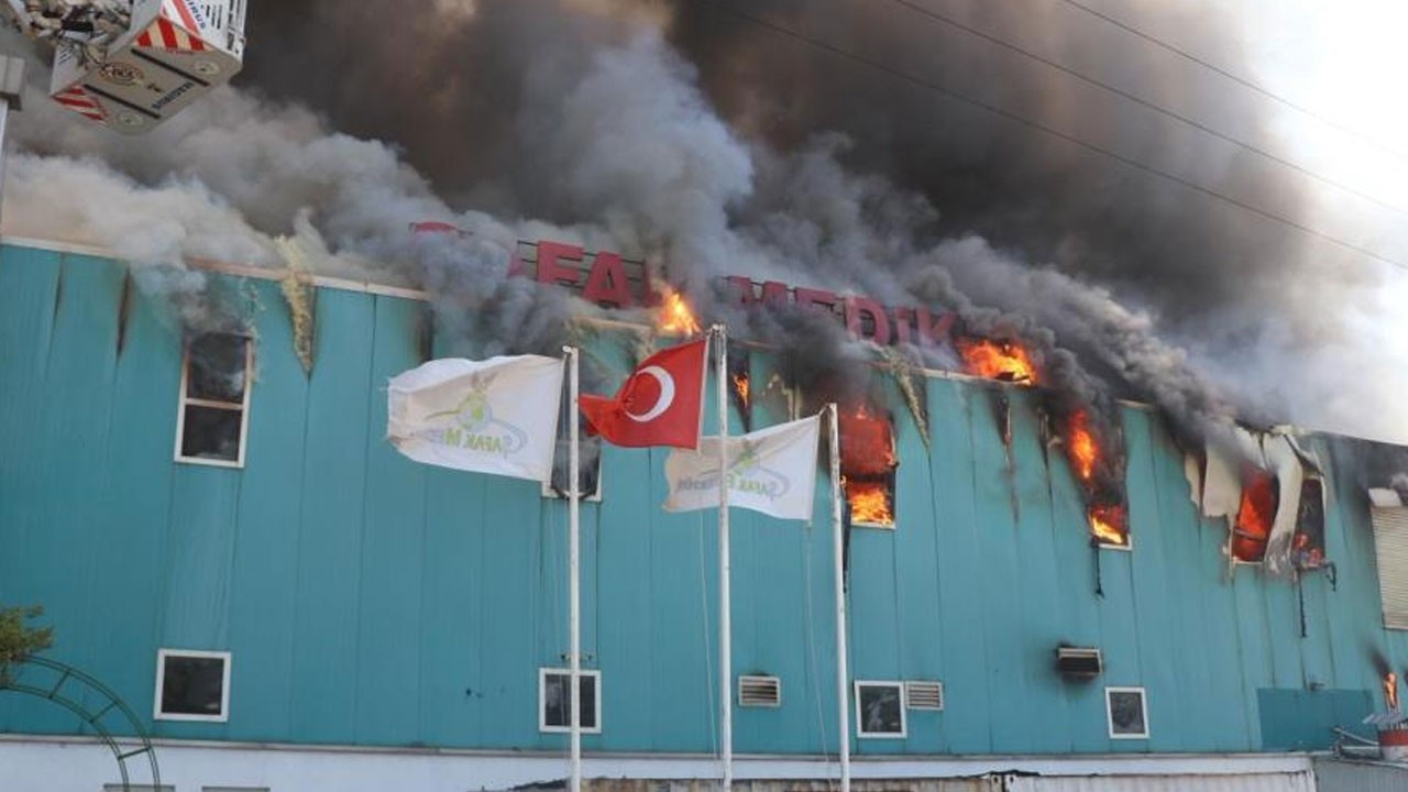 Medikal fabrikada korkutan yangın
