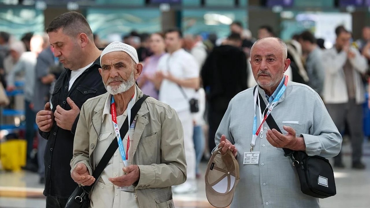 Medine-i Münevvere'ye ulaştılar İlk Türk hacı kafilesi kutsal topraklarda