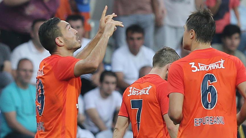 Medipol Başakşehir, Akhisarspor'u misafir ediyor