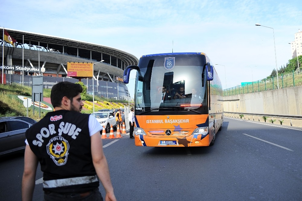 Medipol Başakşehir stada ulaştı 