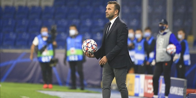 Medipol Başakşehir Teknik Direktörü Buruk: Futbol sahalarında geçirmek istemeyeceğimiz geceyi geçirdik