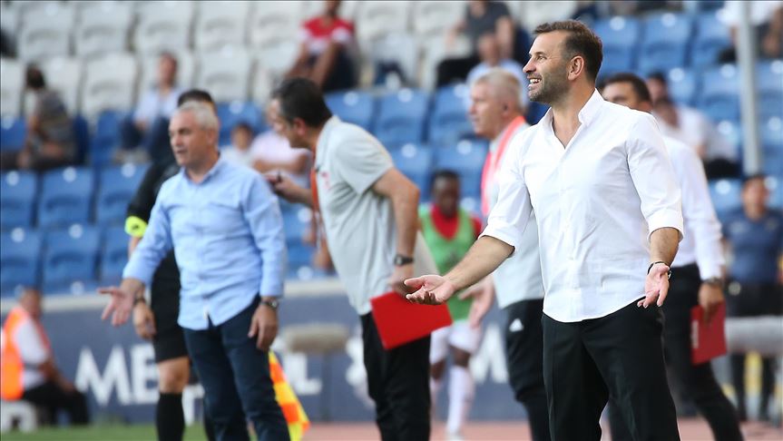 Medipol Başakşehir Teknik Direktörü Buruk: Takımın bir daha bu kadar kötü oynayacağına inanmıyorum dedi