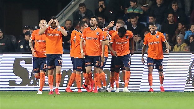 Medipol Başakşehir'e istatistiklerdeki üstünlük galibiyeti getirmedi