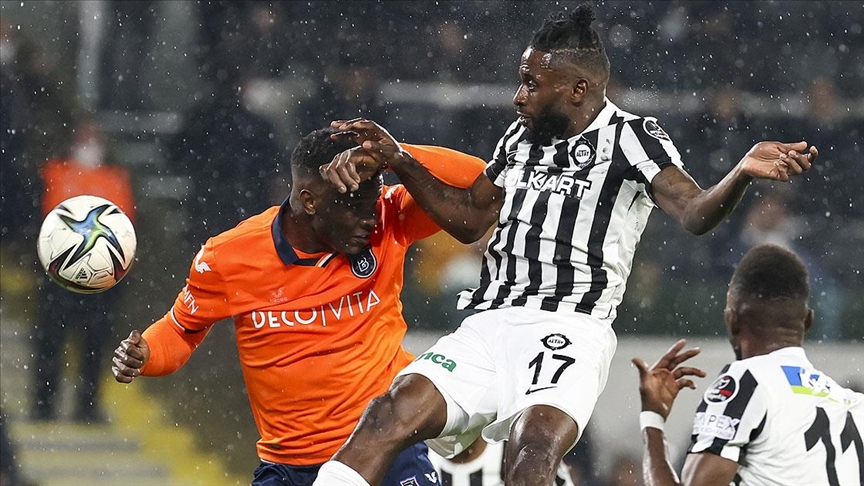 Medipol Başakşehir'in 5 maçlık galibiyet serisi son buldu