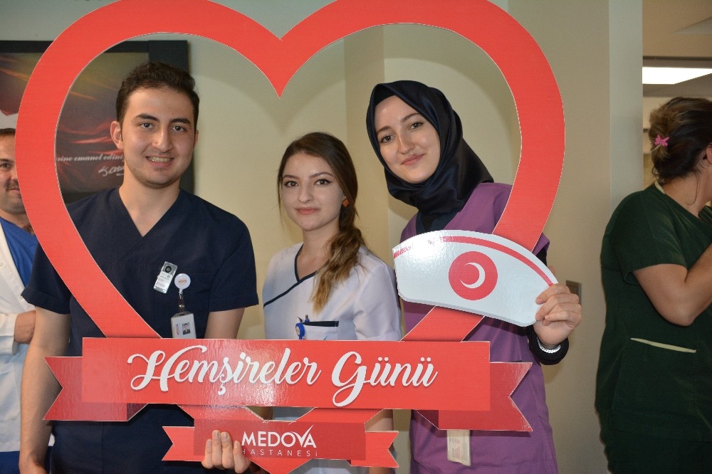 Medova Hastanesinde Hemşireler Haftası kutlandı 