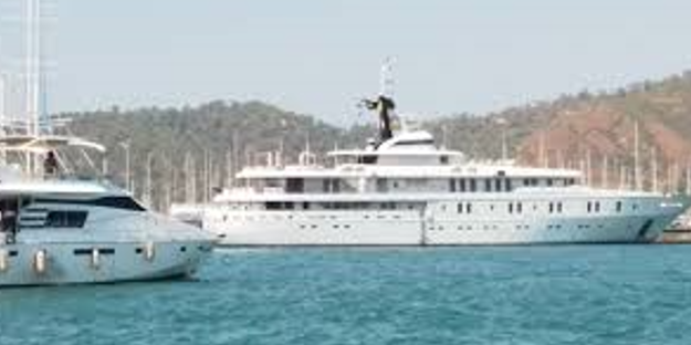 Mega yat ’White Rose’ Fethiye’den 100 ton yakıt aldı