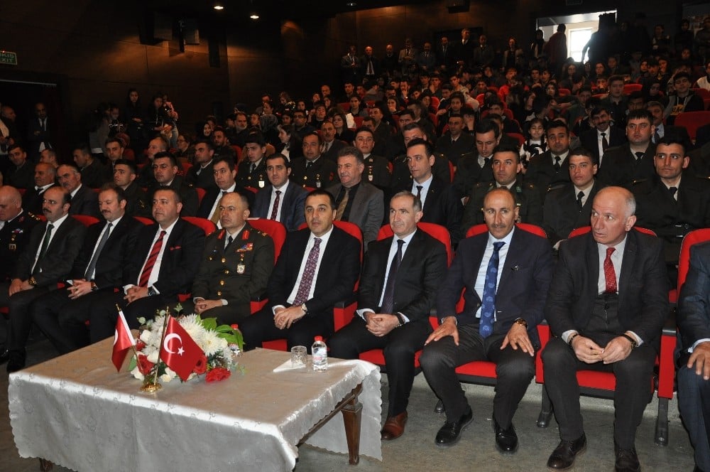 Mehmet Akif Ersoy Kars’ta anıldı 