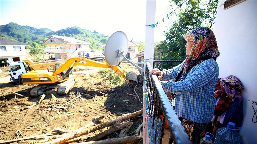 Mehmet Güllüoğlu: Düzce'de afetzedelere ödemeler başladı