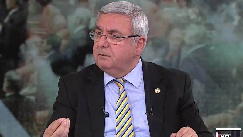 Mehmet Metiner’den flaş çıkış! Böyle duyurdu