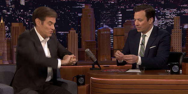 Mehmet Öz, ABD'lileri koronavirüs konusunda uyarıp 'Turkish Twist'i gösterdi