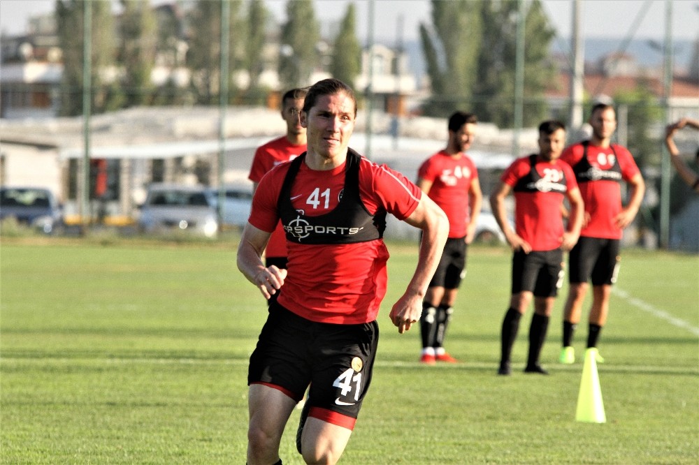Mehmet Özcan için rekabet kızışıyor 