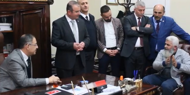 Mehmet Özhaseki gönülleri fethetti! 