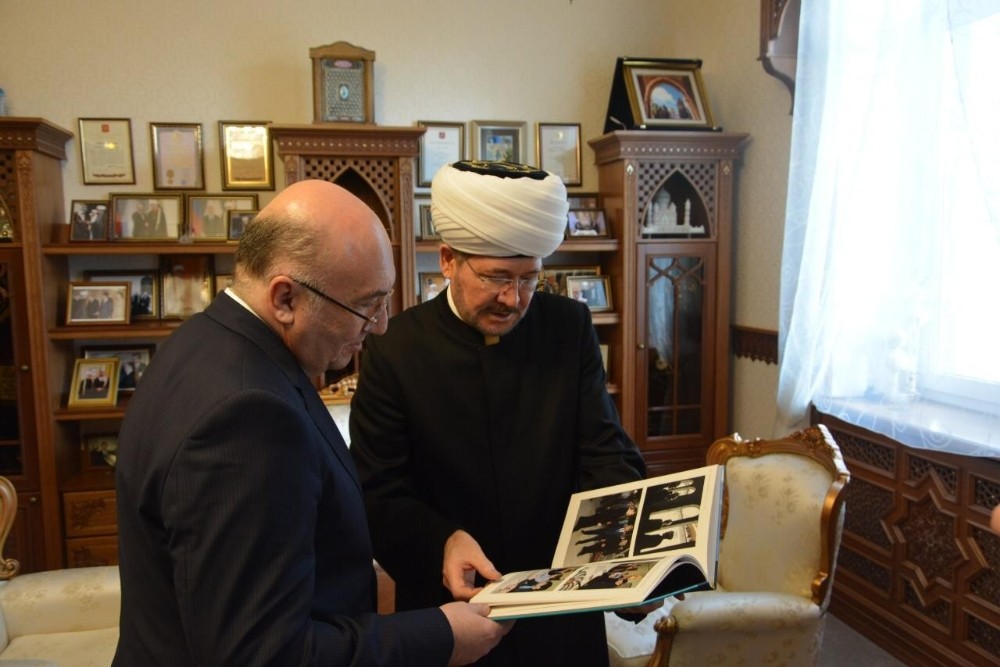 Mehmet Samsar Rusya’daki Müslümanların lideriyle görüştü 