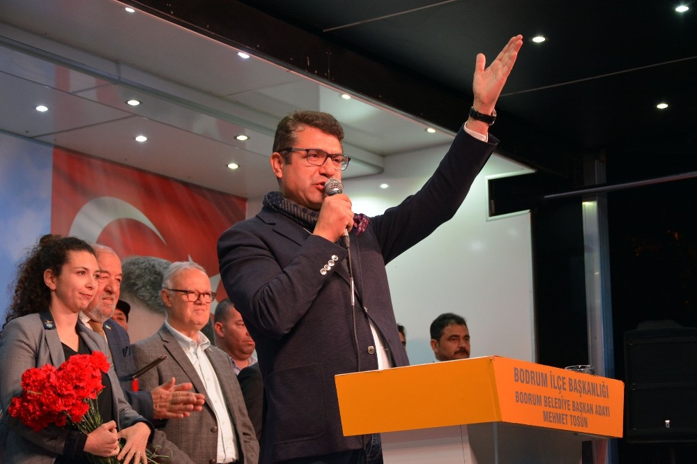 Mehmet Tosun, Bitez’de binlere seslendi 