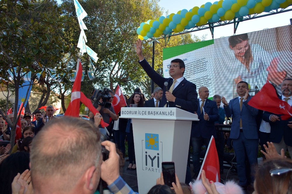 Mehmet Tosun seçim iletişim merkezini açtı