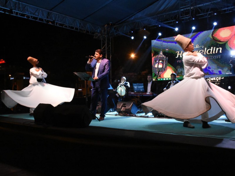 Mehmet Yiğit konseri ile etkinlikler başladı 