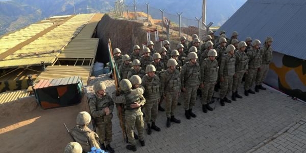 Mehmetçiğin bayram sevinci