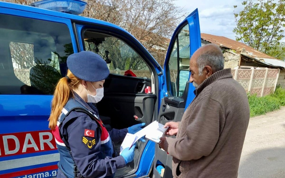 Mehmetçik, 65 yaş üstüne vefa hizmetini sürdürüyor 