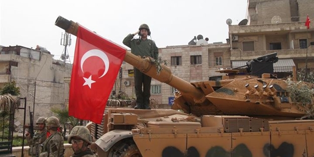 Mehmetçik Afrin'de hilal oluşturdu