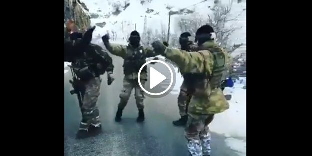 Mehmetçik, başarısını böyle kutladı!