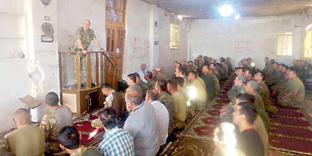 Mehmetçik El Bab’ta bayram namazı kıldı