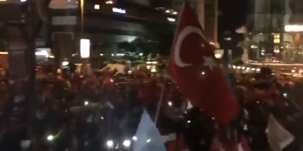 Mehmetçik Gazze'ye sloganları