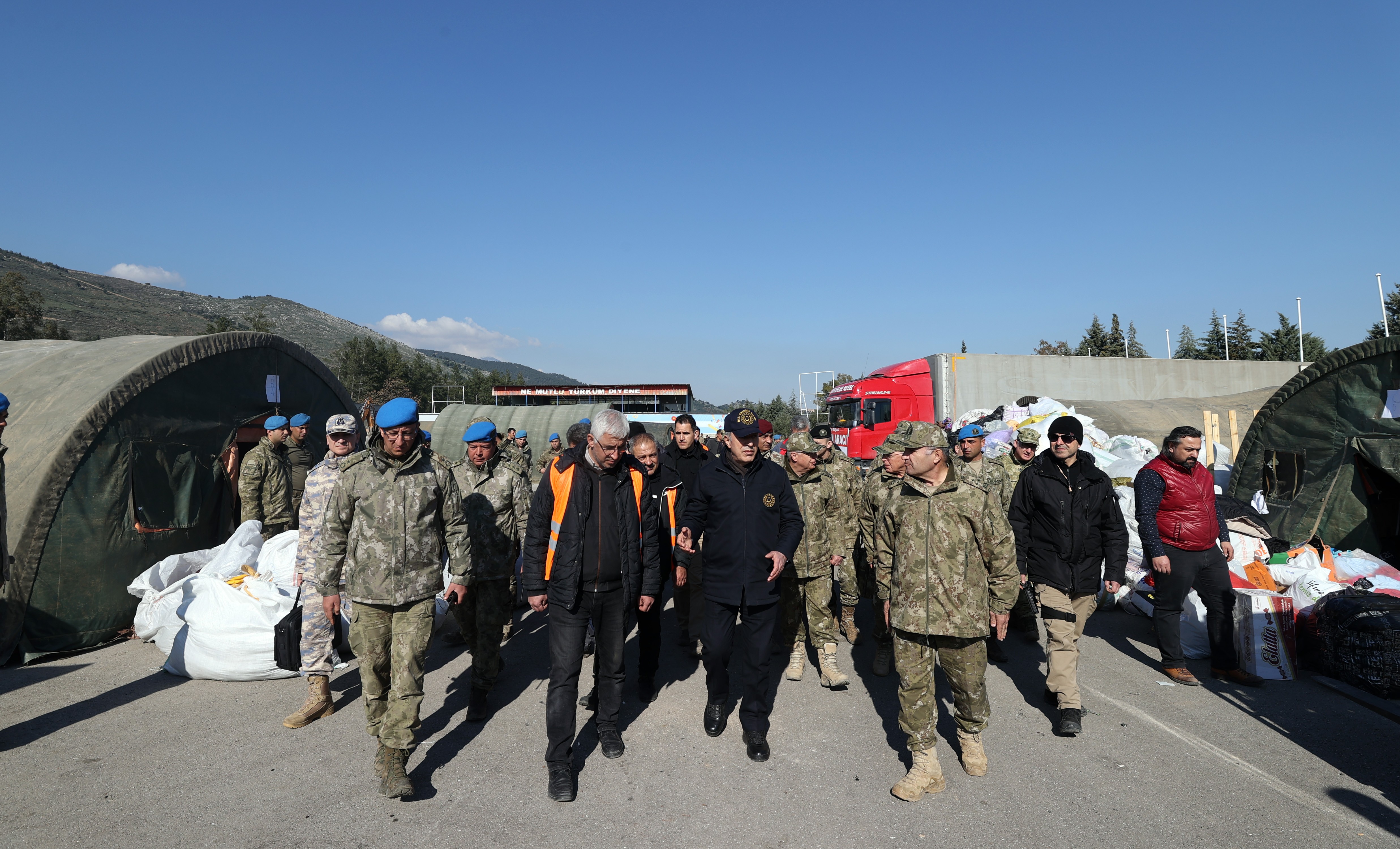 Mehmetçik, Hatay'a lojistik destek üssü kurdu