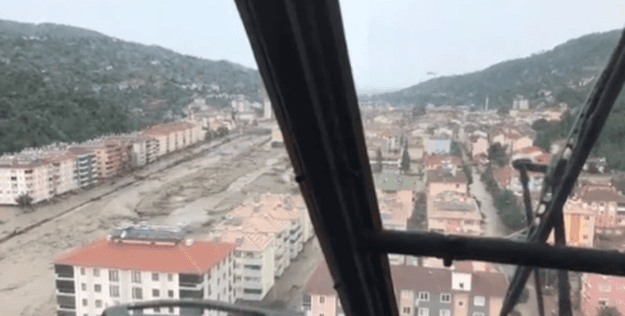 Mehmetçik hayat kurtarmaya devam ediyor