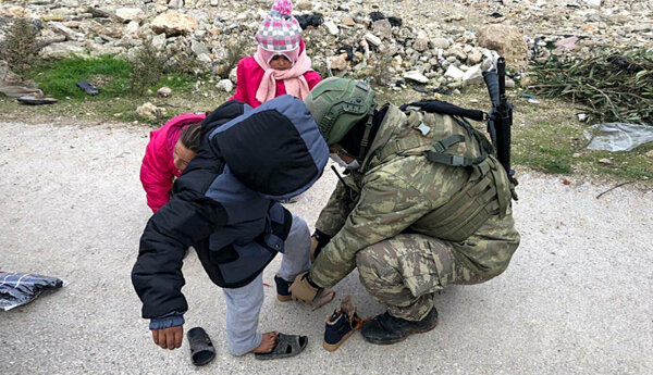 Mehmetçik, Suriye’de ümitleri yeşertiyor