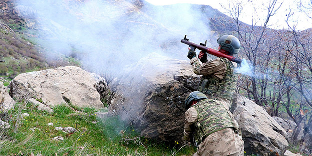 Mehmetçik vurdukça PKK eriyor! Sayı 5 bin 558'den 21'e düştü