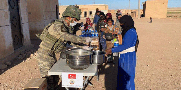 Mehmetçik yine mazlumlara el uzattı!