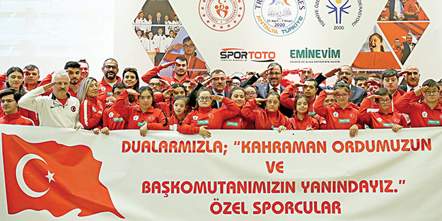 Mehmetçik’e en özel selam