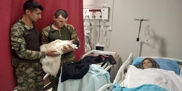 Mehmetçik'ten dünyaya insanlık dersi!