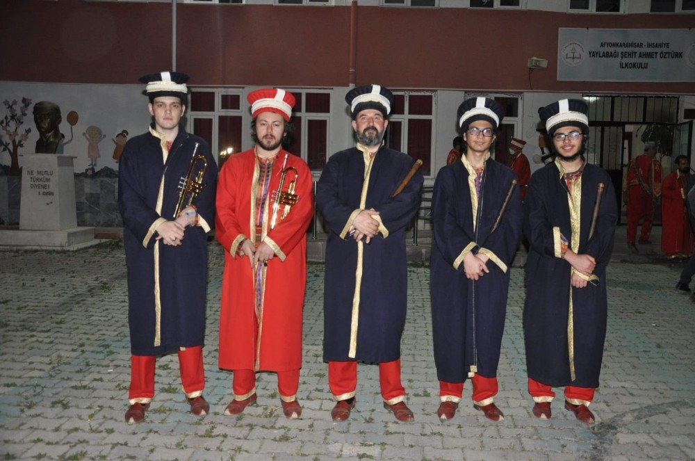 Mehter konseriyle moral buldular 