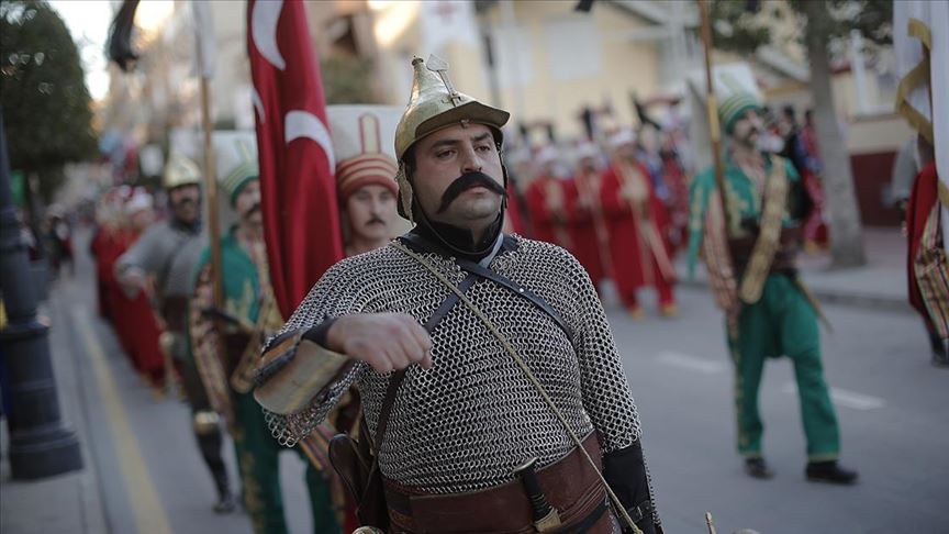 Mehteran Birliği ilk kez yürüdüğü İspanya'da herkesi etkiledi
