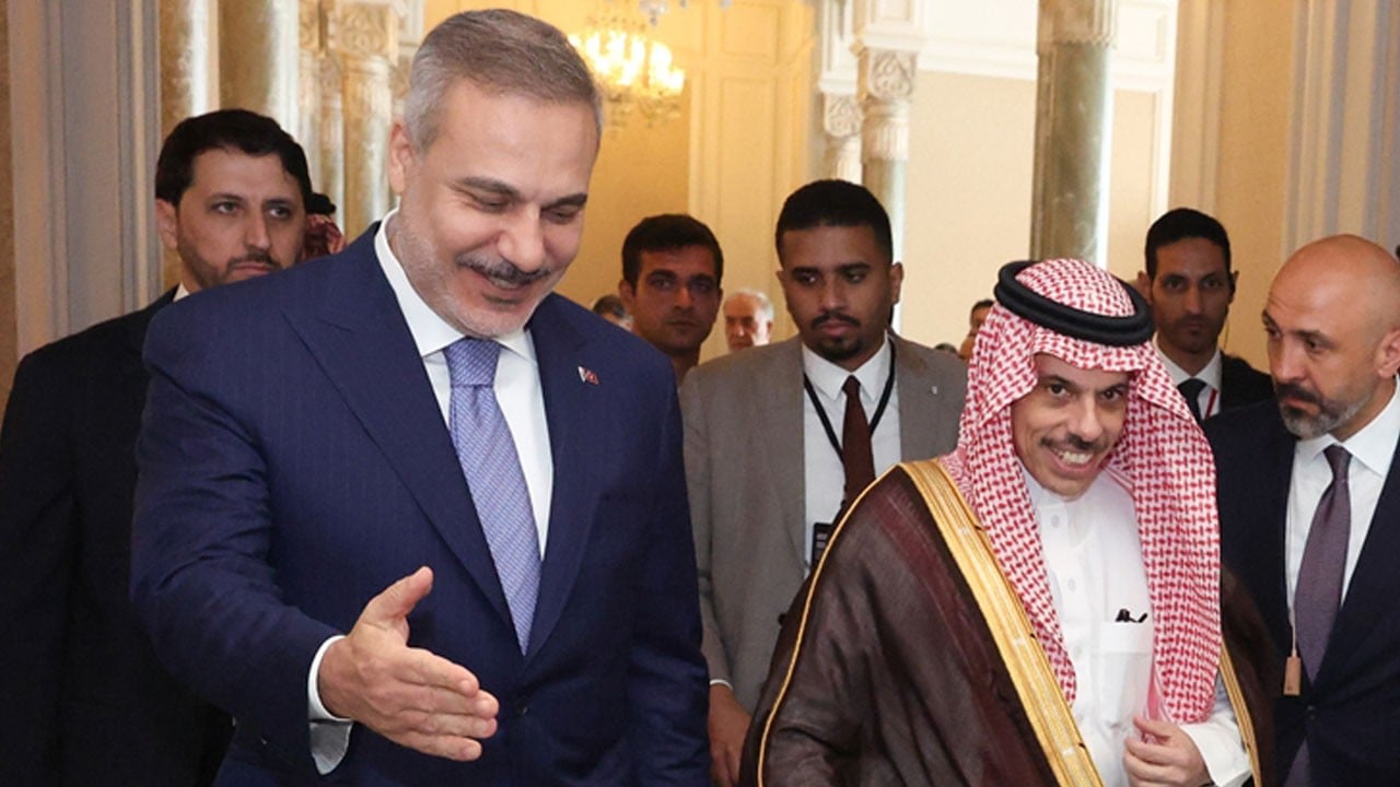 Mekke Anlaşması için ilk toplantı başladı! Bakan Fidan’dan zirve öncesi kritik görüşme