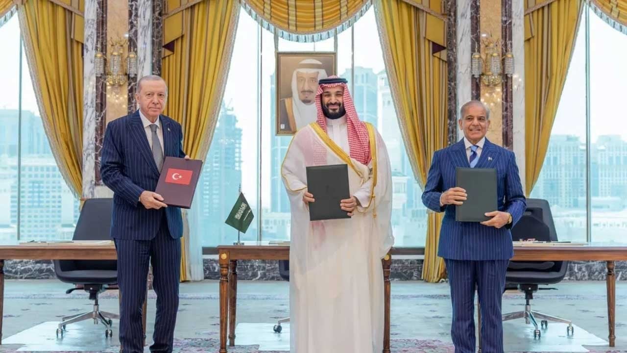 Mekke ittifakı ortağı Suudi Arabistan'dan Suriye hamlesi