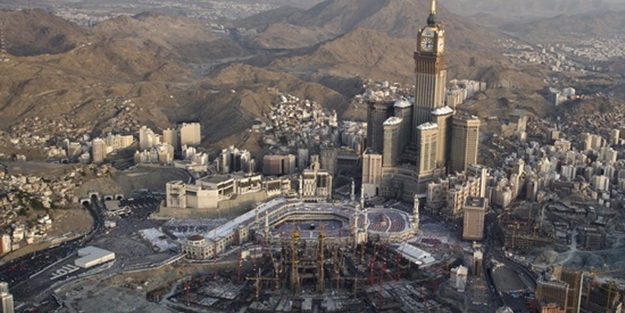 Mekke'de yangın! Bin kişi tahliye edildi!