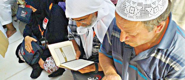 Mekke’de şehidlerimizi andık