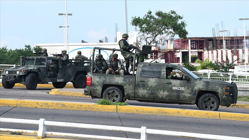 Meksika'da çete üyeleri Culiacan kentinde askerlerle çatıştı