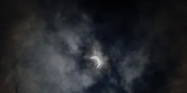 Meksika’da halkalı Güneş tutulması