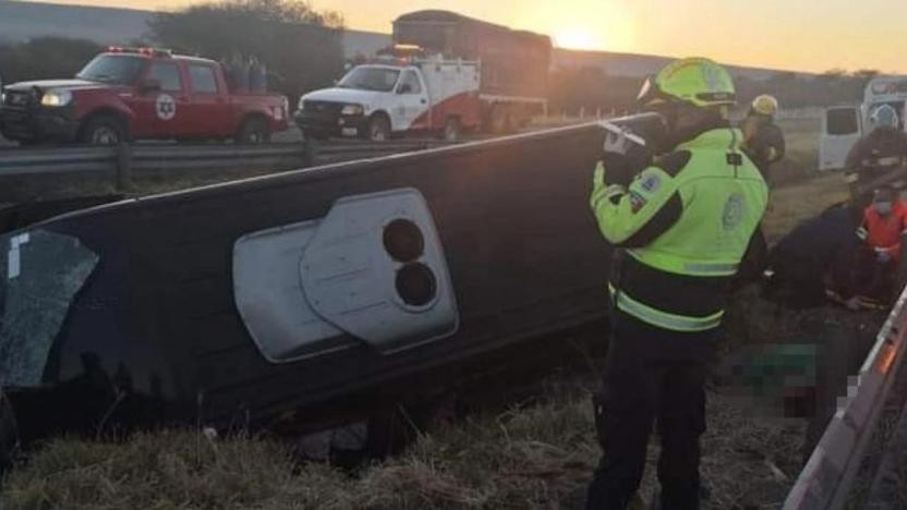 Meksika'da kamyon ile minibüsün çarpışması sonucu 26 kişi öldü