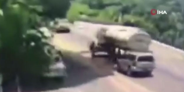 Kaza yapan benzin yüklü tanker alev aldı: 1 ölü, 5 yaralı