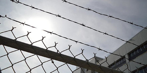 Meksika'da mahkumlar kavga etti: 16 ölü