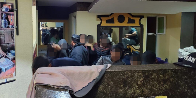 Meksika'da otele ve otobüse baskın: 688 düzensiz göçmen yakalandı