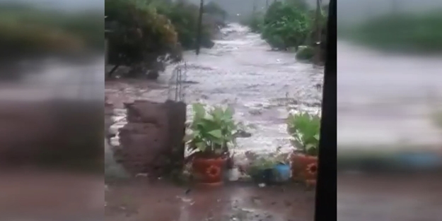 Meksika'da sel felaketi! 293 ev hasar gördü