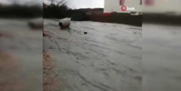 Meksika’da şiddetli yağış sele neden oldu