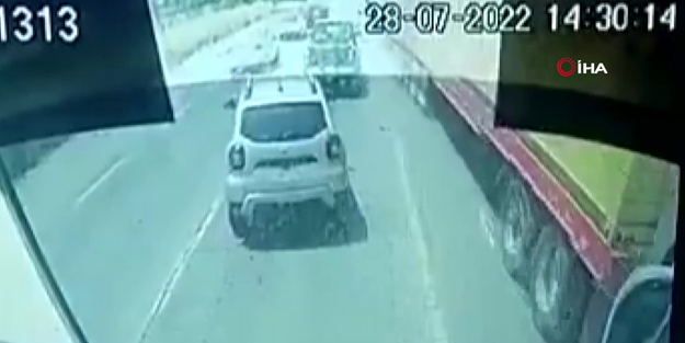 Tır araçları biçti! Ölü ve yaralılar var