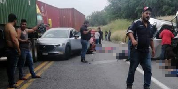 Meksika’da tır dehşeti: Çok sayıda ölü ve yaralı var!